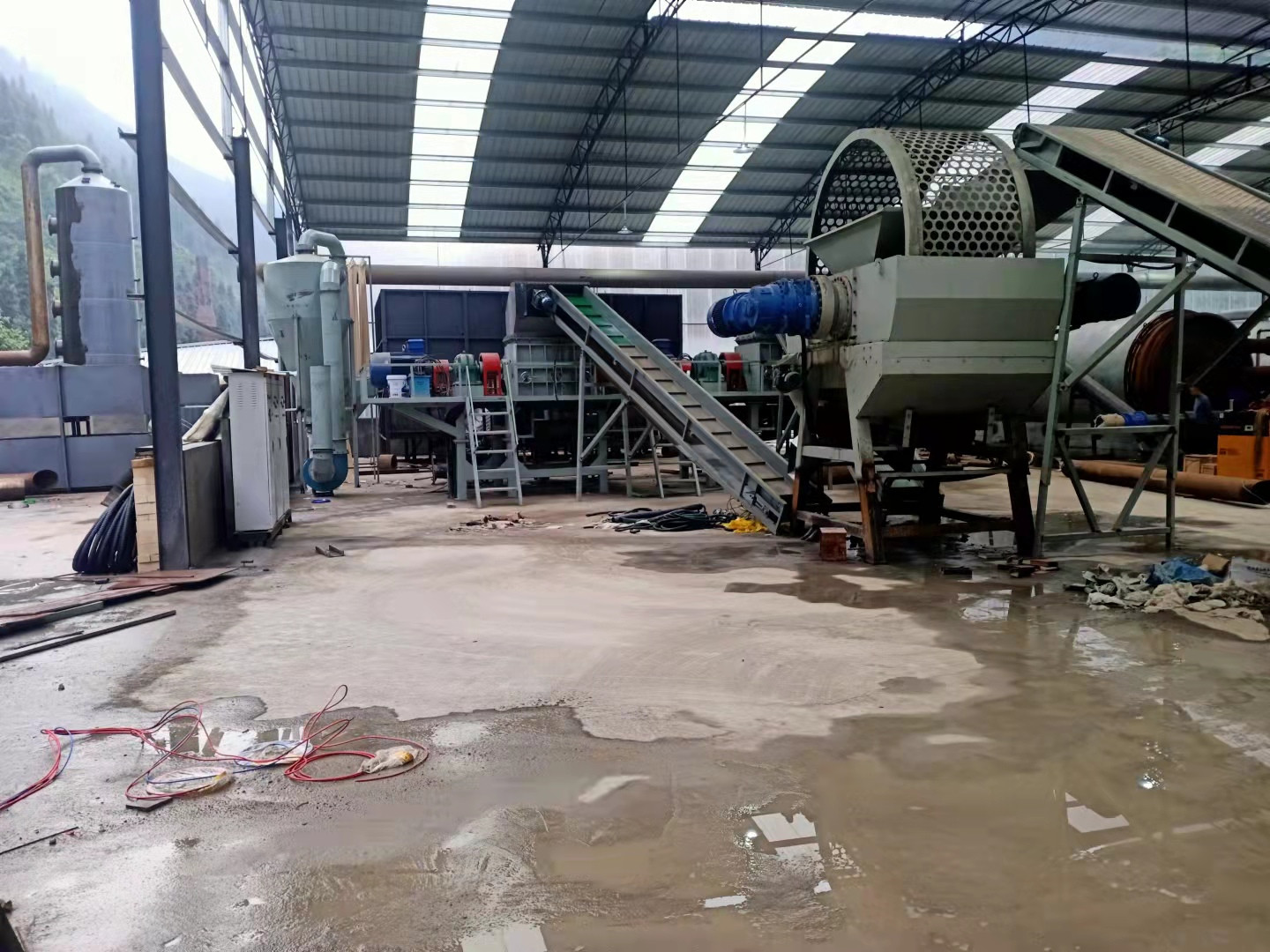 Waste Tire Shredding Line with Double Shaft Shredder